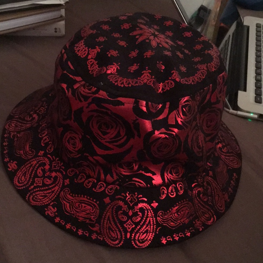 Rose Pattern Carbon Elements Hat - Picture 2 of 2